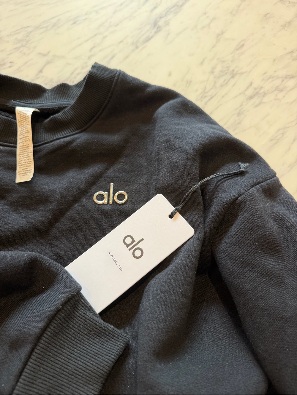ALO Yoga Black Accolade Crew Neck Sweatshirt Pullover Medium - Picture 8 of 9